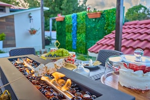 Alimentos y bebidas