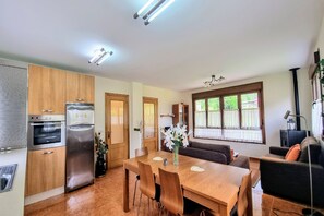 Kitchen or kitchenette,Living room,Dining area,Garden view