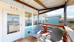 Covered front porch/deck