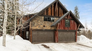 The Summit Chalet (8398)