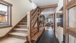 The Summit Chalet (8400)