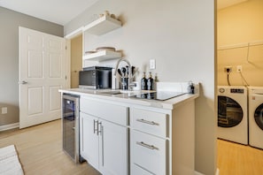 Kitchenette | Cooking Basics | Washer & Dryer