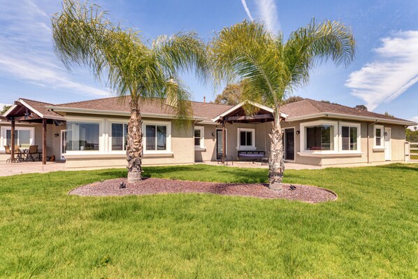 Temecula Vacation Rental | 5BR | 3BA | 1 Step to Enter | 3,700 Sq Ft