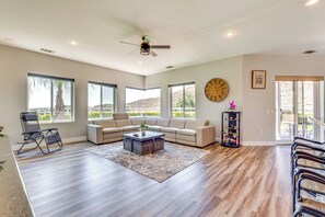 Living Room | Smart TV