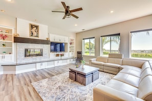 Living Room | Single-Story Home | Central A/C & Heating
