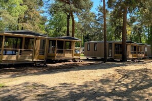 Stugans exteriör [sommar]