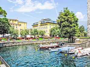 Water, Body Of Water, City, Waterway, Summer, Town, Bank, Channel, Watercourse, Lake