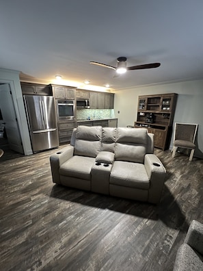 Reclining sofa