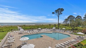 Large Oceanfront Ocean One Pool