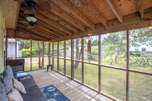 Back Porch - Relax on the screened in back porch