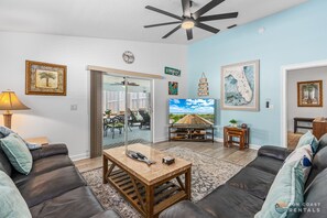 Living Room with Smart TV and ample seating!