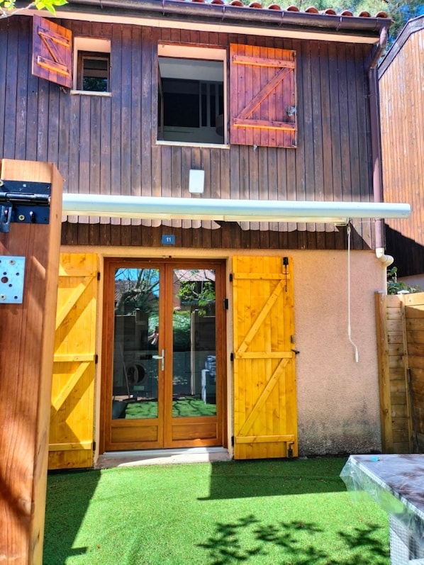 Exterior detail