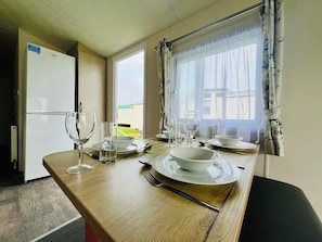Dining / Restaurant