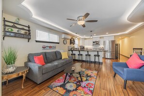 232CL - Living Room