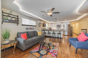 232CL - Living Room
