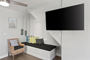 320E - Living Room Small Relaxing Space