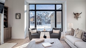Living room view of the Mountain