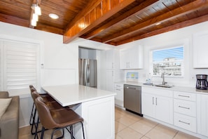Open kitchen/island