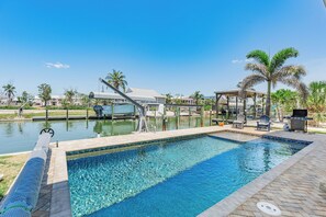 Private Pool overlooking the Canal