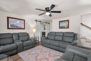HIBX02: White Heron | Bottom Level Living Area