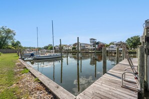 CH130: Teach na Mara | Shared Dock