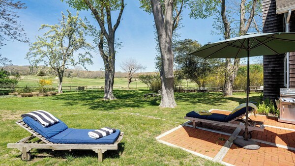 Renovated Farmhouse-style Home With Country Club Views, Minutes To... - Los Hamptons, NY