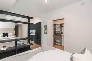 Bedroom (3)