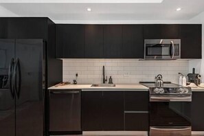 Kitchen (1)