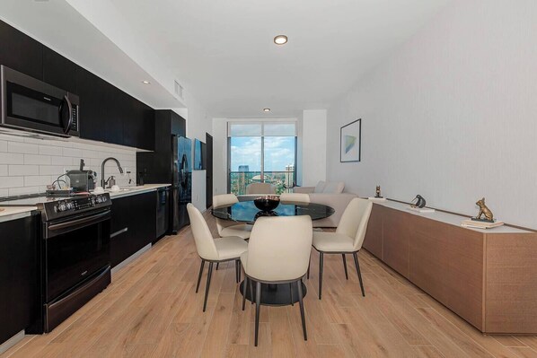 Dining Area (1)