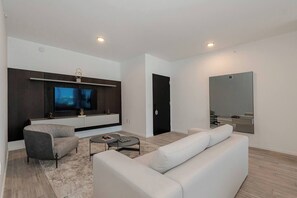 Living Room (1)
