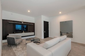 Living Room (1)