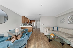 Stylish kitchen & living. Perfect for gatherings.