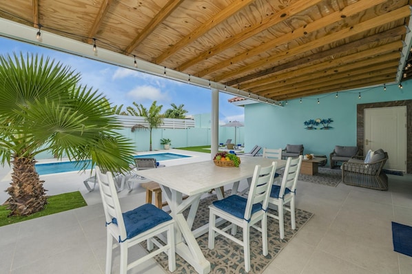 Cozy 3BR2A Home in Central Location w/Private Pool (27793)