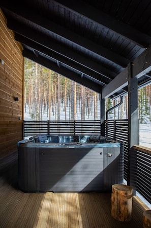 Bain à remous extérieur