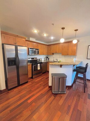 Simple, stylish space to cook and dine
