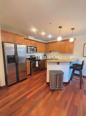 Simple, stylish space to cook and dine