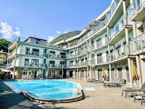 Home, Apartment, Balcony, Estate, Shade, Villa, Eco Hotel, Porch, Landscaping, Mansion