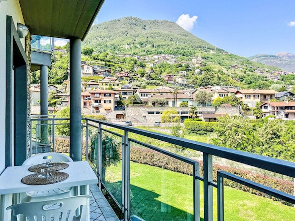 Home, Apartment, Balcony, Estate, Shade, Villa, Eco Hotel, Porch, Landscaping, Mansion