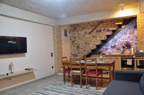 Spacious living room