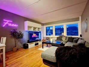 Spacy livingroom with great view