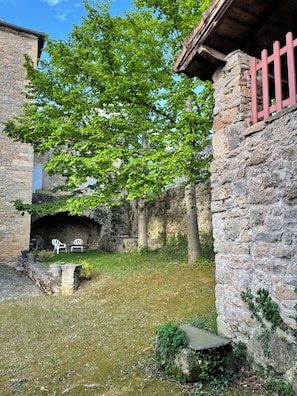 Enceinte de lâhĂ©bergement