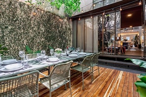 Outdoor dining