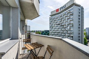 Balcony | Book Now with RENTUJEMY.COM