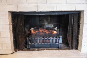 Electric fireplace 