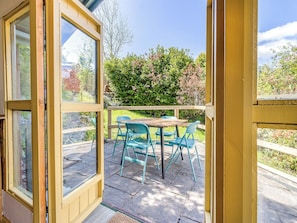 Outdoor | 3 Legged Duck Cottage, Ystrad Meurig