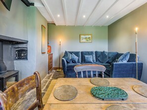 Open plan living space | 3 Legged Duck Cottage, Ystrad Meurig