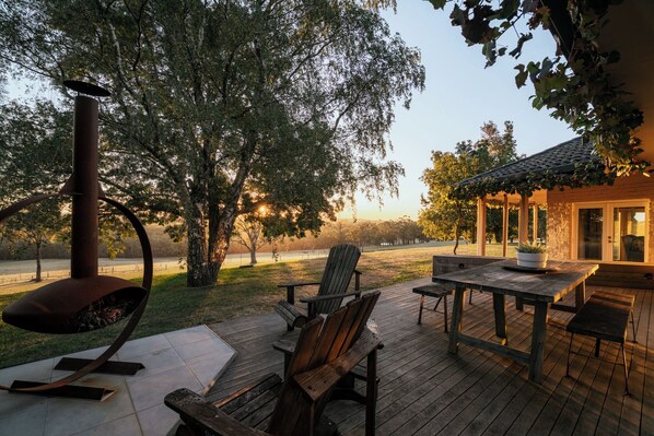 Outdoor dining