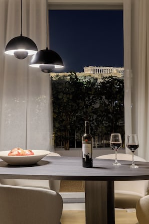Dinning room with direct Acropolis view