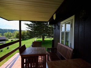 Bois, Meubles, Porche, Dur, Chalet, Tache De Bois, Pelouse, Planche, Chaise, Ombre