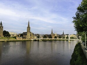 Wasser, Wasservorräte, Gewässer, Wasserweg, Kirchturm, Turm, Kanal, Wasserlauf, Stadt, Bank